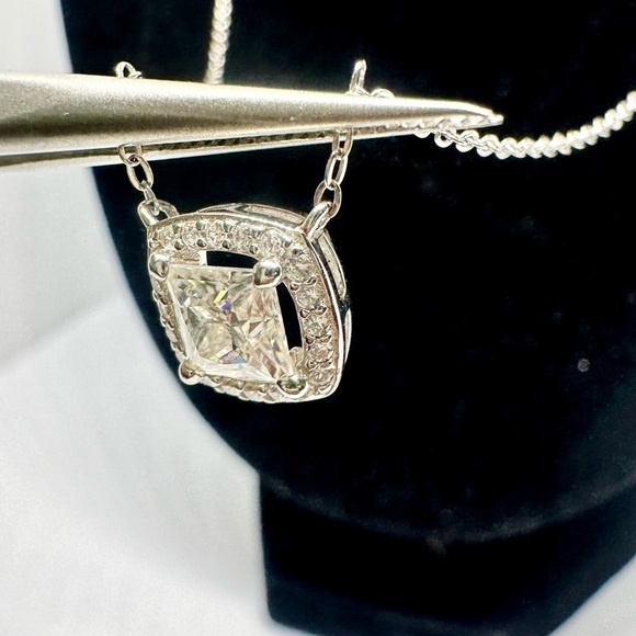 Moissanite Diamond Necklace 1 Carat Princess Cut Halo Floatings Necklace 925 18K - Picture 4 of 12